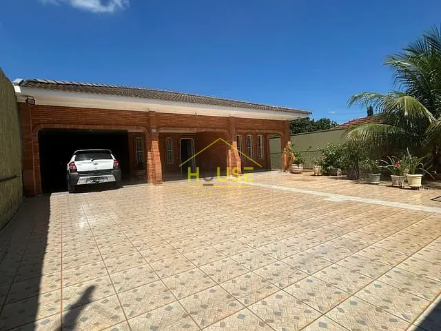 Casa com 669m² 4 quartos e 2 banheiros, à venda ou para alugar, no bairro Jardim Botura em Votuporanga
