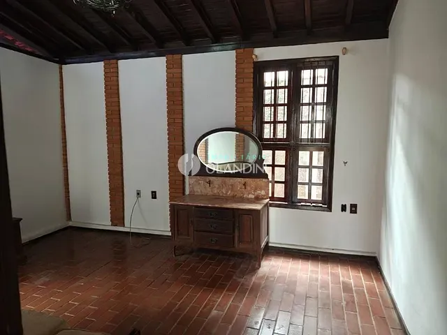 Casa com 500m² 3 quartos e 2 banheiros, para alugar, no bairro Jardim Rezek II em Artur Nogueira