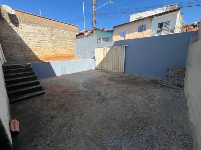 Casa com 200m² 2 quartos e 1 banheiro, à venda, no bairro Vila Esperança em Extrema