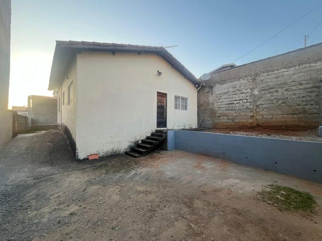 Casa com 200m² 2 quartos e 1 banheiro, à venda, no bairro Vila Esperança em Extrema
