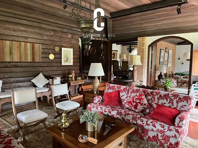 Casa com 3518m² 6 quartos e 5 banheiros, à venda ou para alugar, no bairro Residencial Jardim Véu da Noiva em Campos do Jordão