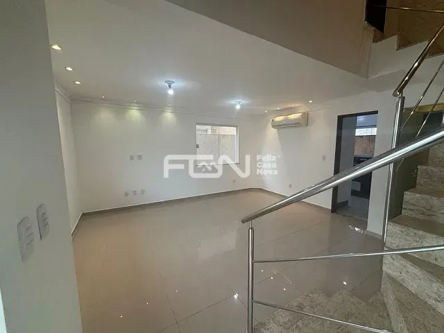 Casa 3 quartos e 2 banheiros, à venda, no bairro Ipitanga em Lauro de Freitas