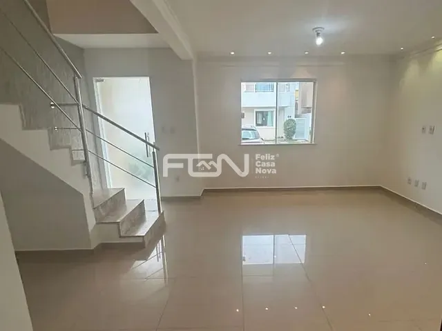 Casa 3 quartos e 2 banheiros, à venda, no bairro Ipitanga em Lauro de Freitas