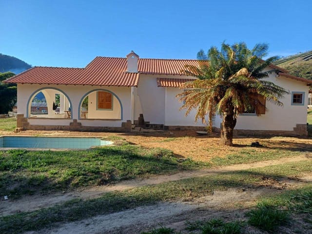 Casa com 20000m² 8 quartos e 4 banheiros, à venda, no bairro Posse em Petrópolis