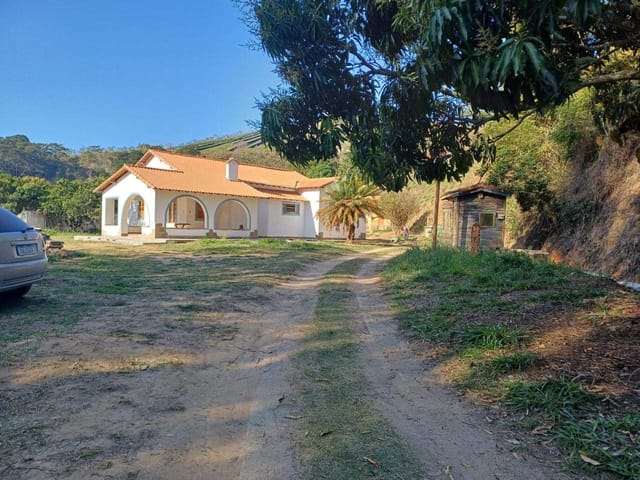 Casa com 20000m² 8 quartos e 4 banheiros, à venda, no bairro Posse em Petrópolis