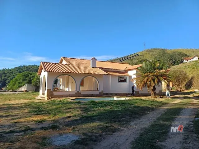 Casa com 20000m² 8 quartos e 4 banheiros, à venda, no bairro Posse em Petrópolis