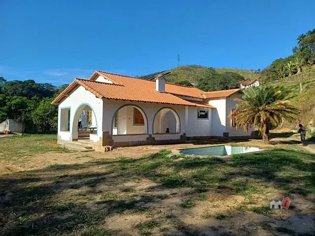 Casa com 20000m² 8 quartos e 4 banheiros, à venda, no bairro Posse em Petrópolis