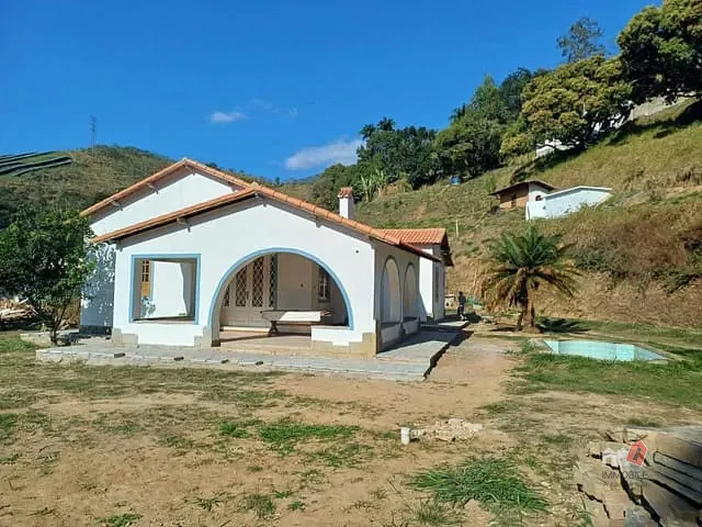 Casa com 20000m² 8 quartos e 4 banheiros, à venda, no bairro Posse em Petrópolis