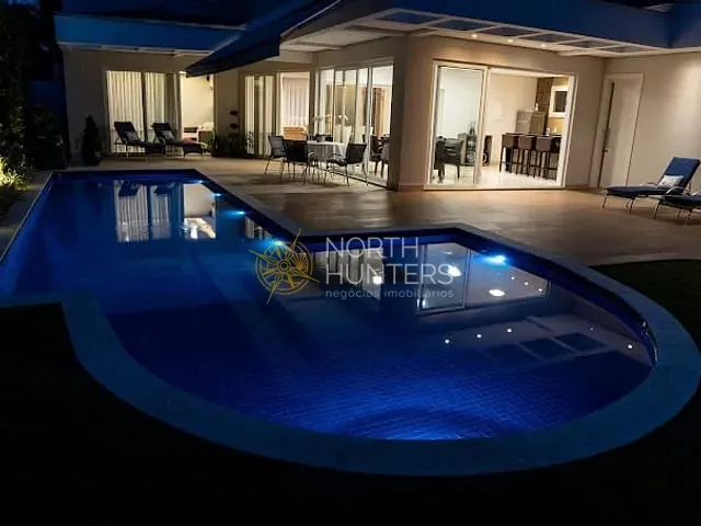 Casa com 613m² 4 quartos e 6 banheiros, à venda, no bairro Jurerê Internacional em Florianópolis