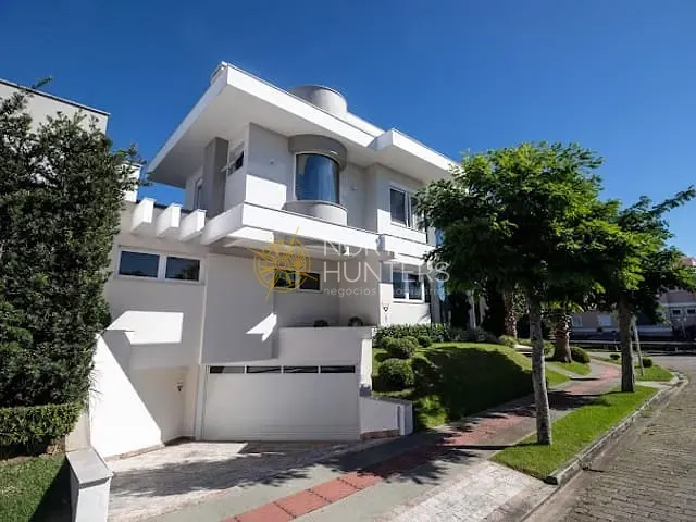 Casa com 613m² 4 quartos e 6 banheiros, à venda, no bairro Jurerê Internacional em Florianópolis