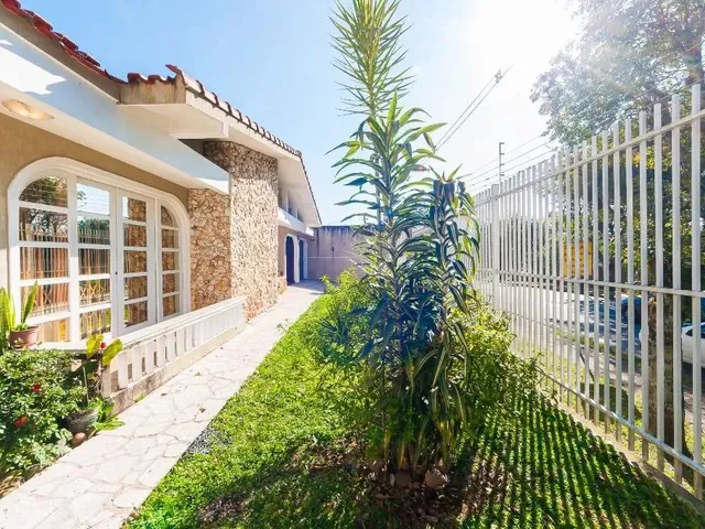 Casa com 429m² 4 quartos e 4 banheiros, à venda, no bairro Mercês em Curitiba