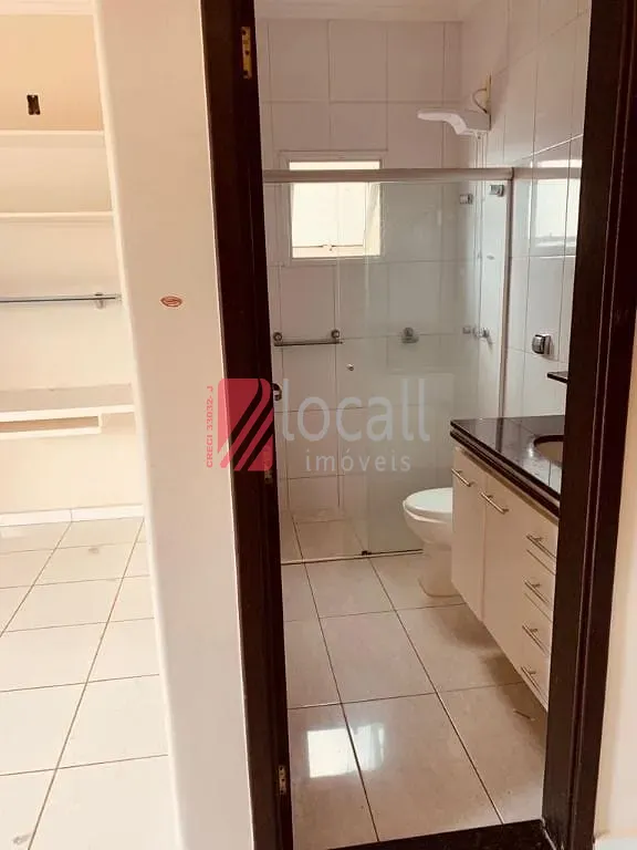 Casa com 3 quartos para aluguel, 300m² — foto 13 de 19