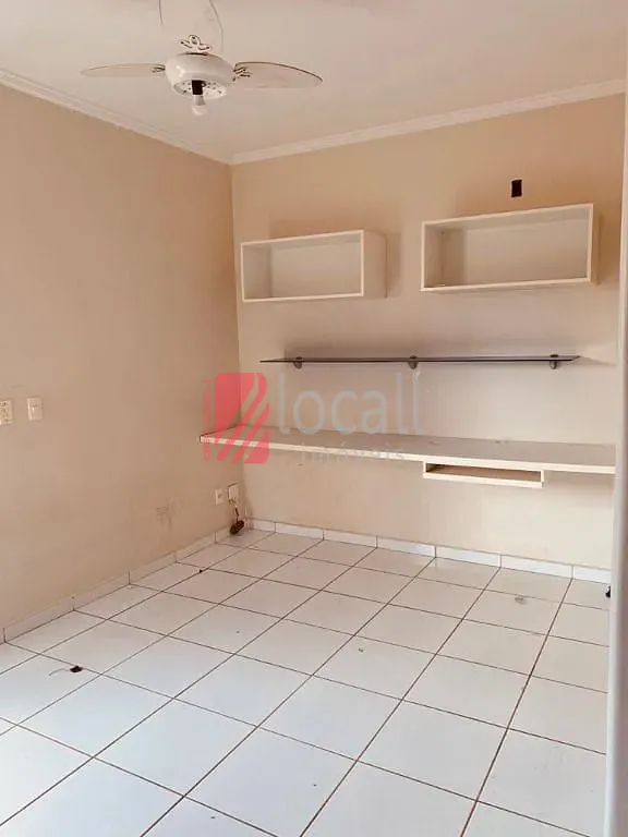 Casa com 3 quartos para aluguel, 300m² — foto 9 de 19