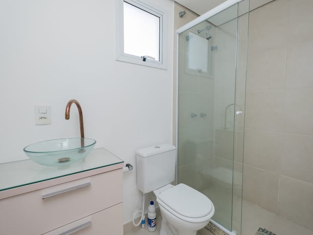 Casa com 125m² 3 quartos e 2 banheiros, à venda ou para alugar, no bairro Areal em Pelotas