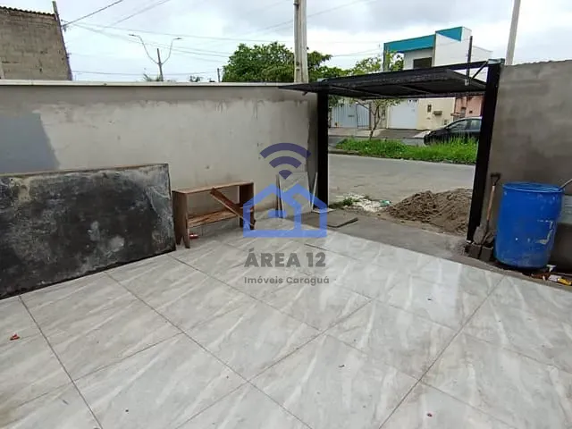 Casa 2 quartos e 1 banheiro, à venda, no bairro Golfinho em Caraguatatuba