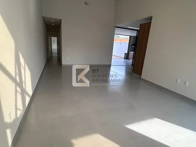 Casa com 300m² 3 quartos e 3 banheiros, à venda, no bairro Vila Rubens em Indaiatuba
