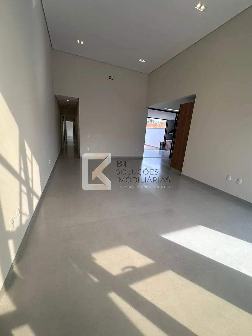 Casa, 3 quartos, 202 m² - Foto 3