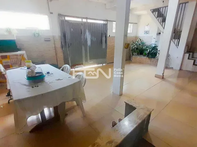 Casa 3 quartos e 2 banheiros, à venda, no bairro Km 25 em Simões Filho