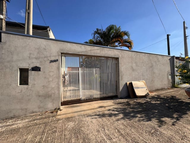 Casa com 268m² 2 quartos e 1 banheiro, à venda, no bairro Cidade Satélite Íris em Campinas