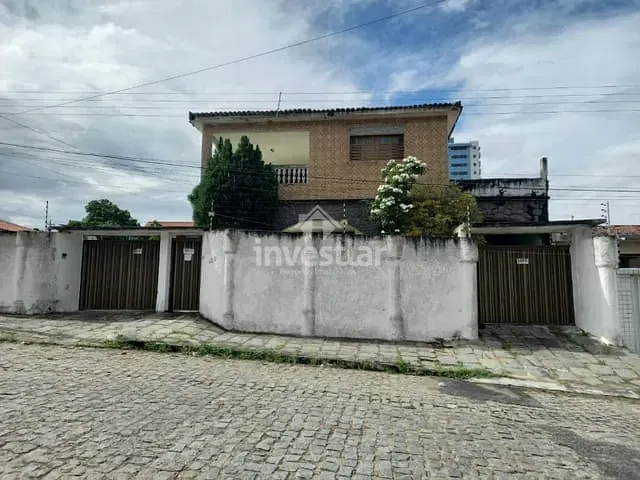 Casa com 720m² 5 quartos e 5 banheiros, à venda, no bairro Jardim Tavares em Campina Grande
