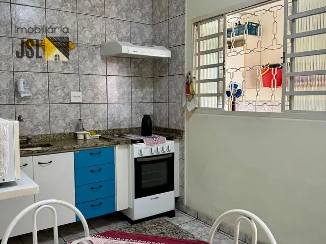 Casa com 290m² 4 quartos e 2 banheiros, à venda, no bairro Borda da Mata em Caçapava