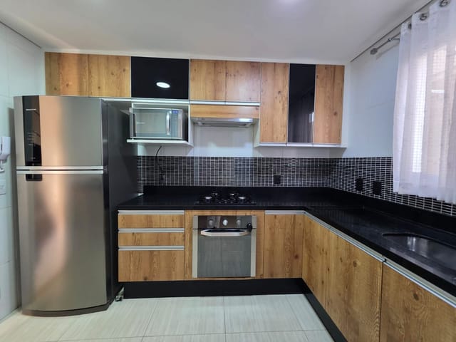 Casa 3 quartos e 4 banheiros, para alugar, no bairro Portais (Polvilho) em Cajamar