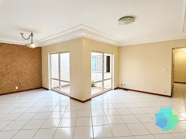 Casa 3 quartos e 2 banheiros, à venda ou para alugar, no bairro Centro em Salto