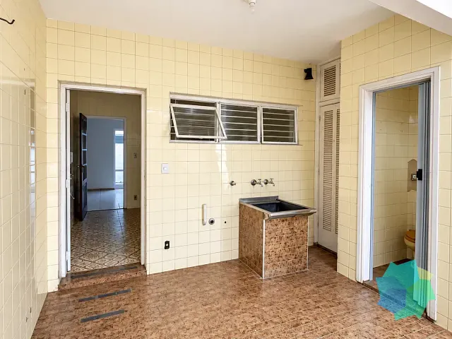 Casa 3 quartos e 2 banheiros, à venda ou para alugar, no bairro Centro em Salto