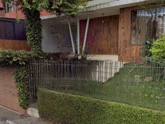 Foto do Casa - 🏡 Casa Térrea no Taboão com Terreno de Duas Frentes – 2 Dormitórios, Quintal e 2 Vagas | Mix Nascimento