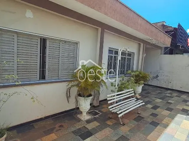 Casa com 260m² 4 quartos e 3 banheiros, à venda, no bairro Centro em Santa Bárbara D'Oeste