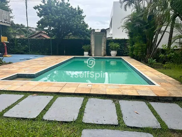 Casa com 450m² 5 quartos e 5 banheiros, para alugar, no bairro Piratininga em Niterói