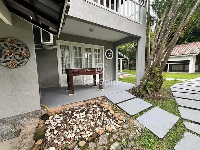 Casa com 450m² 5 quartos e 5 banheiros, para alugar, no bairro Piratininga em Niterói