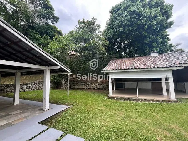 Casa com 450m² 5 quartos e 5 banheiros, para alugar, no bairro Piratininga em Niterói