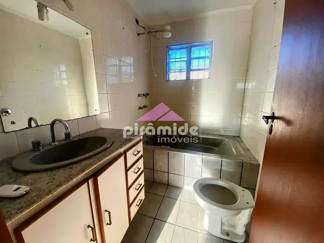 Casa com 10m² 3 quartos e 1 banheiro, à venda, no bairro Jardim Esplanada em São José Dos Campos