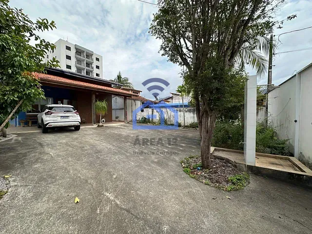 Casa com 720m² 4 quartos e 6 banheiros, à venda, no bairro Martim de Sá em Caraguatatuba