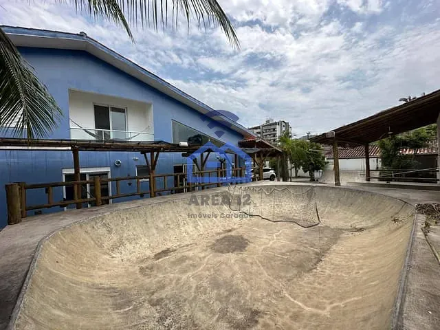 Casa com 720m² 4 quartos e 6 banheiros, à venda, no bairro Martim de Sá em Caraguatatuba