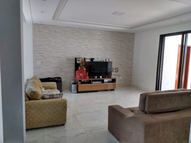 Casa com 420m², à venda, no bairro Parque das Nações em Pindamonhangaba