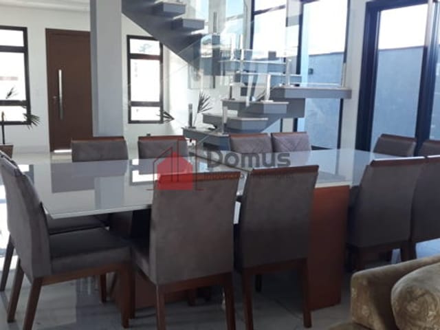 Casa com 420m², à venda, no bairro Parque das Nações em Pindamonhangaba