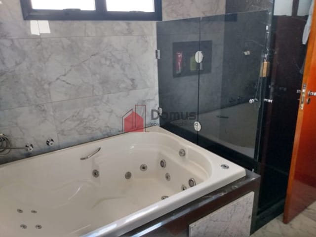Casa com 420m², à venda, no bairro Parque das Nações em Pindamonhangaba
