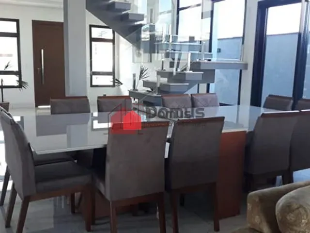 Casa com 420m², à venda, no bairro Parque das Nações em Pindamonhangaba