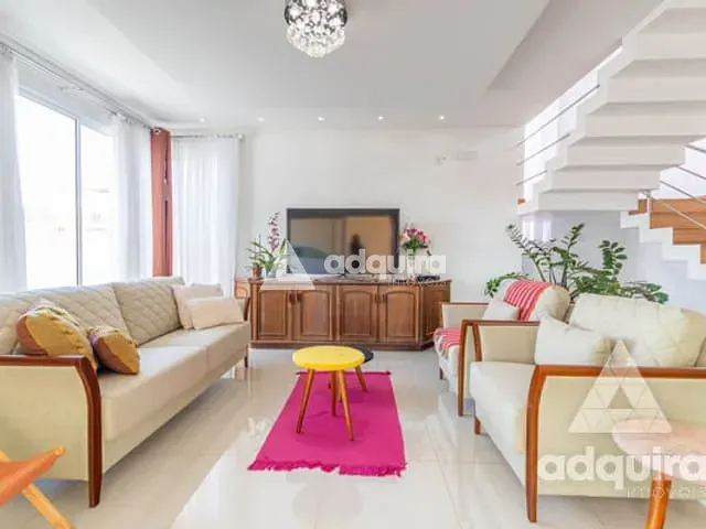 Sobrado com 525m² 3 quartos e 4 banheiros, à venda, no bairro Uvaranas em Ponta Grossa