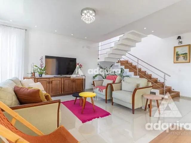 Sobrado com 525m² 3 quartos e 4 banheiros, à venda, no bairro Uvaranas em Ponta Grossa