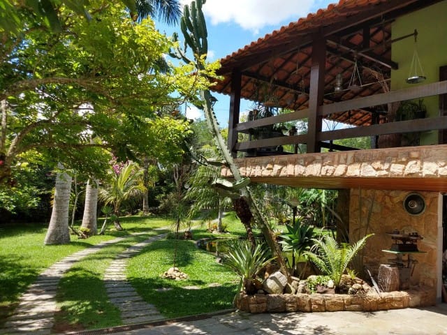 Casa com 2000m², à venda, no bairro Samambaia em Petrópolis