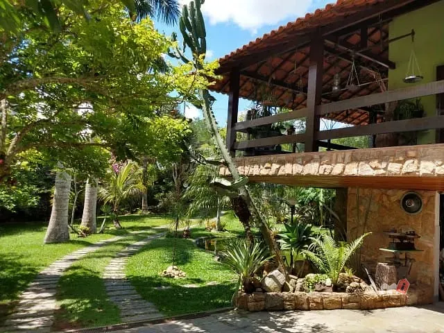Casa com 2000m², à venda, no bairro Samambaia em Petrópolis