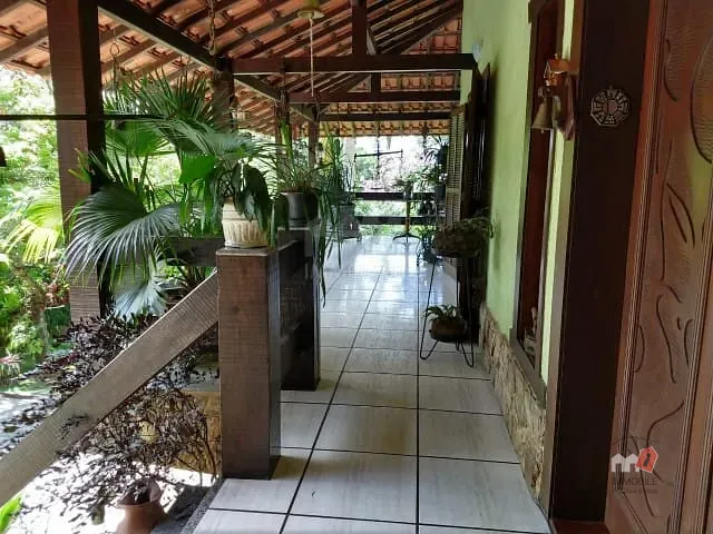 Casa com 2000m², à venda, no bairro Samambaia em Petrópolis