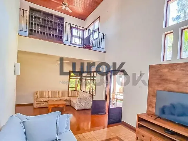 Casa com 1000m² 4 quartos e 6 banheiros, à venda, no bairro Joapiranga em Valinhos