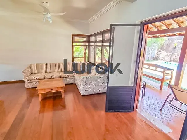 Casa com 1000m² 4 quartos e 6 banheiros, à venda, no bairro Joapiranga em Valinhos