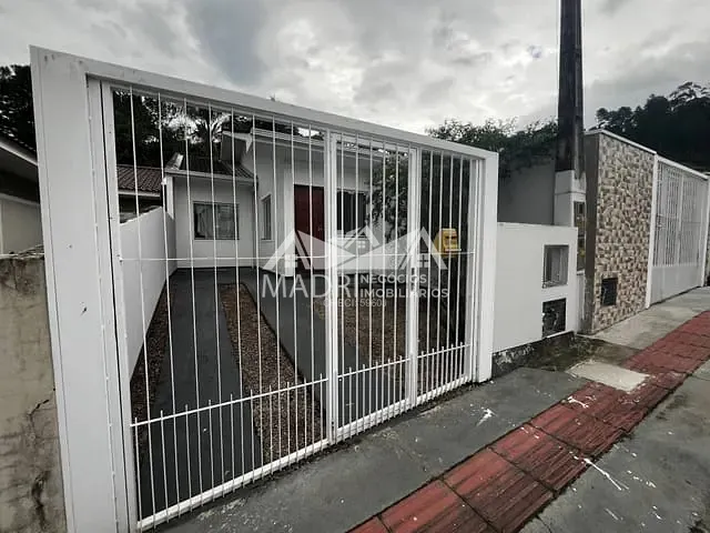 Casa 2 quartos e 1 banheiro, para alugar, no bairro Bela Vista em Palhoça