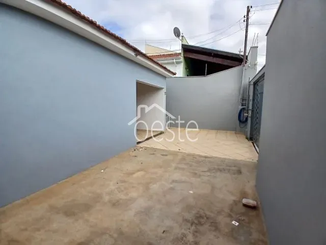 Casa com 250m² 3 quartos e 1 banheiro, para alugar, no bairro Linópolis 1ª Gleba em Santa Bárbara D'Oeste