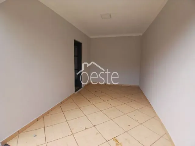 Casa com 250m² 3 quartos e 1 banheiro, para alugar, no bairro Linópolis 1ª Gleba em Santa Bárbara D'Oeste